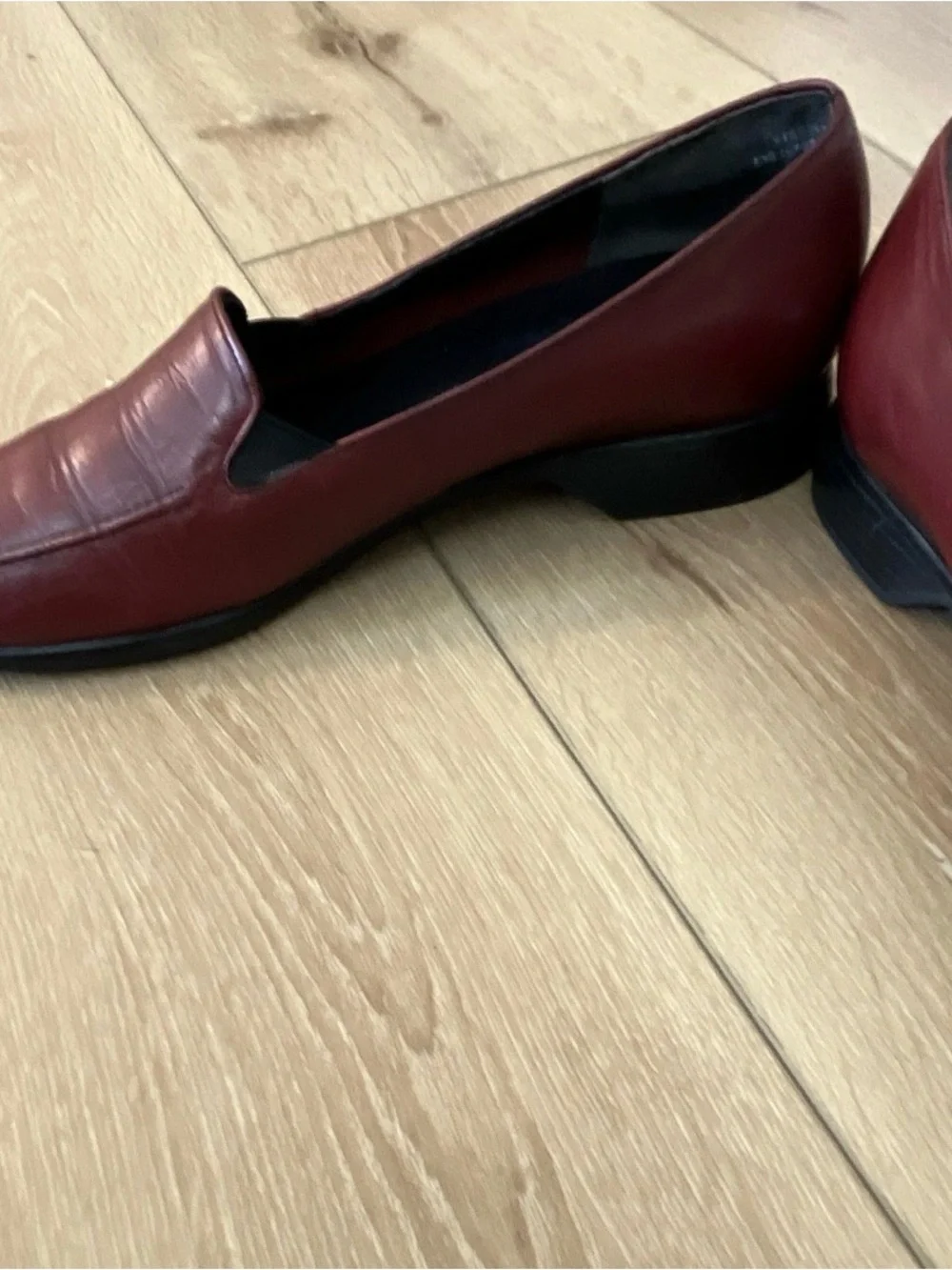 Munro Women's Burgundy Leather Loafers
